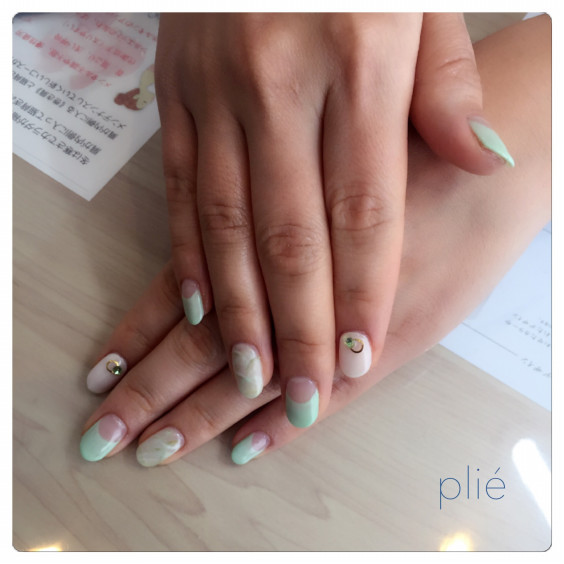 グリーンな天然石風ネイル Plie Nail