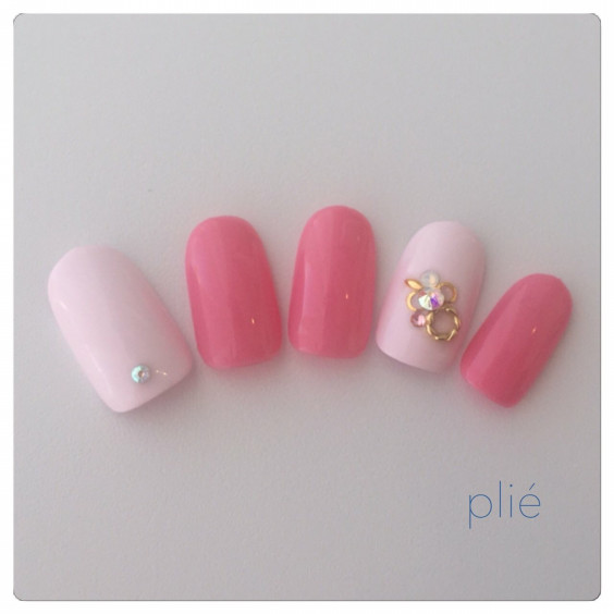 同系色使いのグラデーションネイル Plie Nail