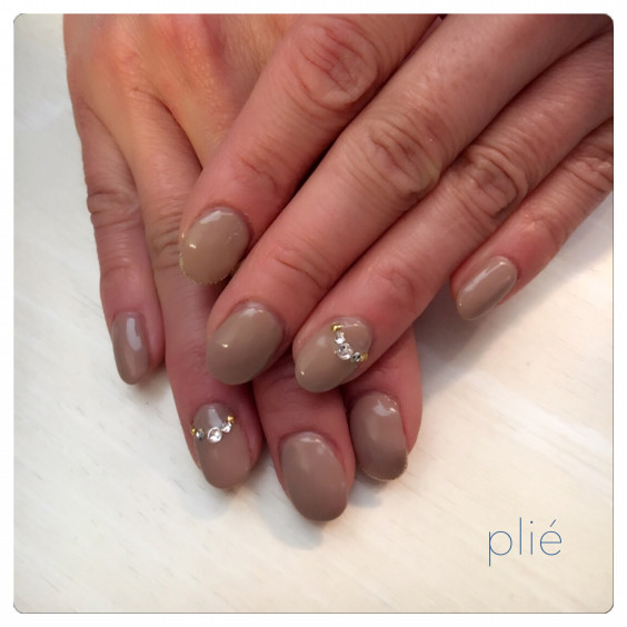 シンプルグレージュネイル Plie Nail