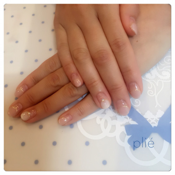 短めのお爪にも合う丸フレンチ Plie Nail