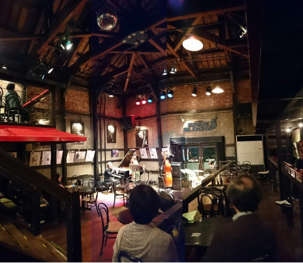 バースト リーフレット 専門化する ブリック ブロック 大分 振り子 無実 モディッシュ