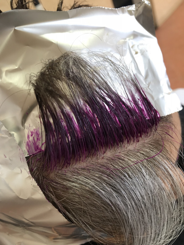 白髪染めのワンポイントもちょっとお洒落に 紫カラーバター 江東区北砂美容室 江東区亀戸美容室 ちょっと変えたいあなたのために One S Place 美容師 相澤一也のブログ