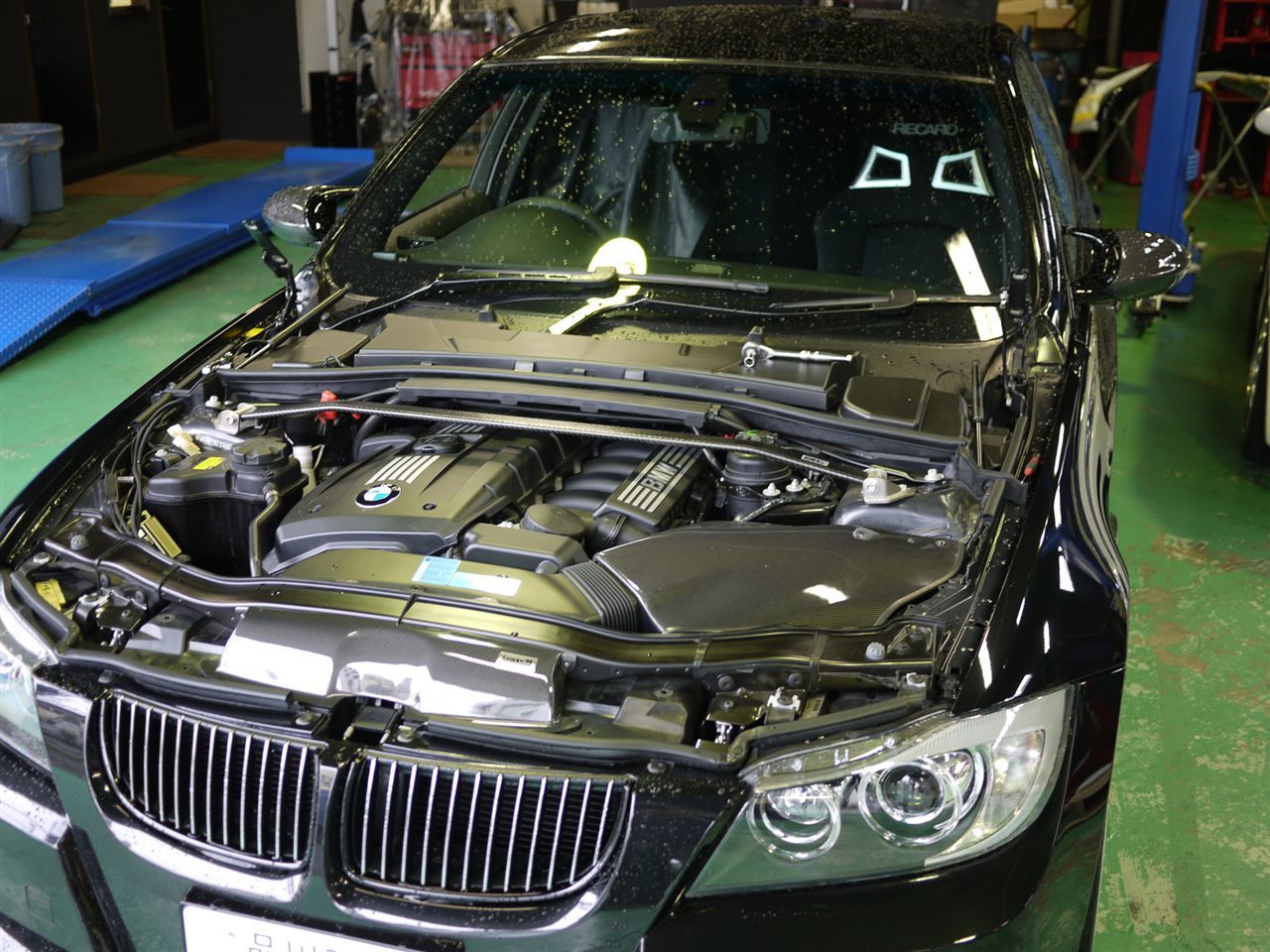 E90にボルシュタイナーカーボンボンネット | アクセス