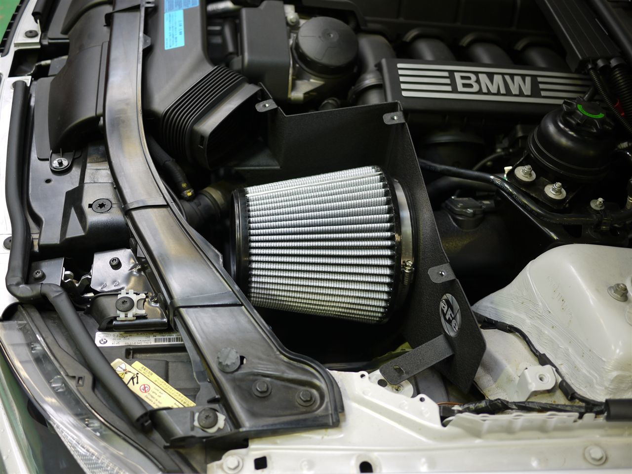 ちょっと値下げしました BMW N52エンジン エアクリーナーパイプ - 外国 ...