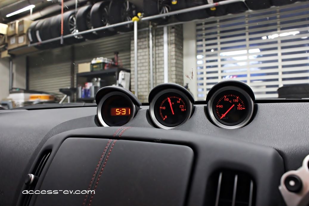 Z34純正3連メーターをDEFIに変更っ♪by用賀店 | アクセス