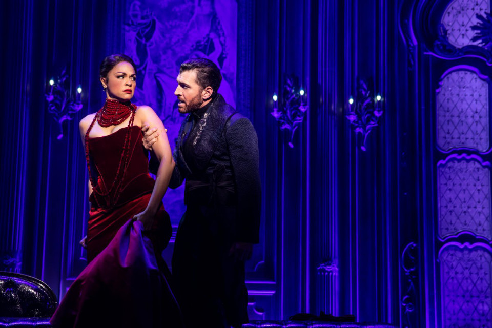 観劇レビュー 19 ムーラン ルージュ ザ ミュージカル ブロードウェイ版 Moulin Rouge The Musical Bw のレビューとあらすじ ron Tveit Japan Fan Site Unofficial 観劇レビュー 19 ムーラン ルージュ ザ ミュージカル ブロードウェイ版 Moulin Rouge The Musical Bw のレビューとあらすじ ron Tveit Japan Fan Site Unofficial