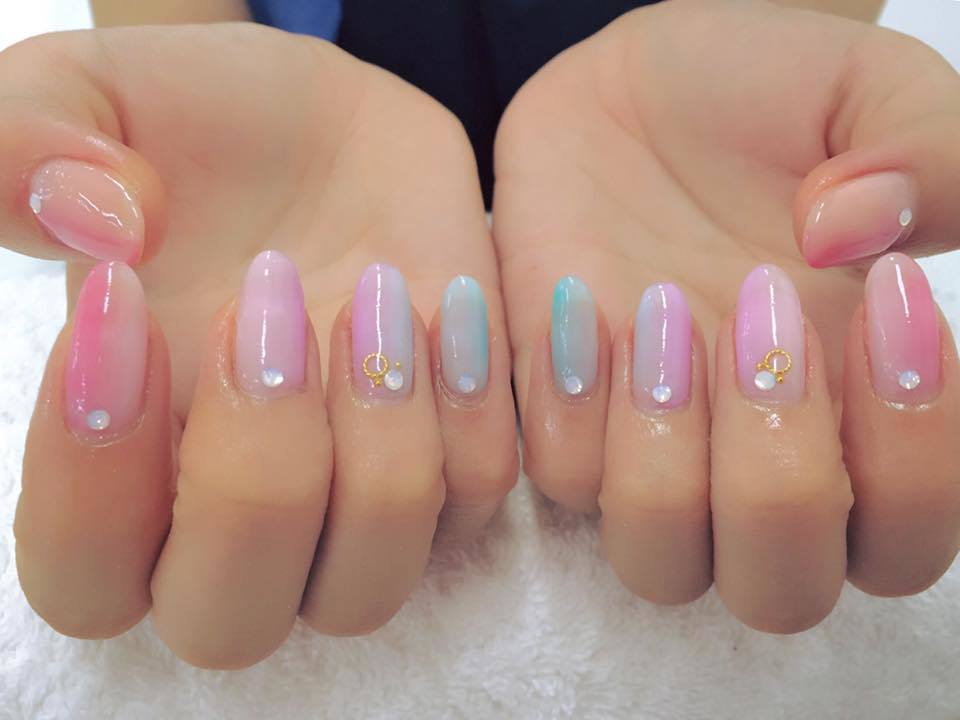 カラフルグラデーションネイル Le Cocon Nail