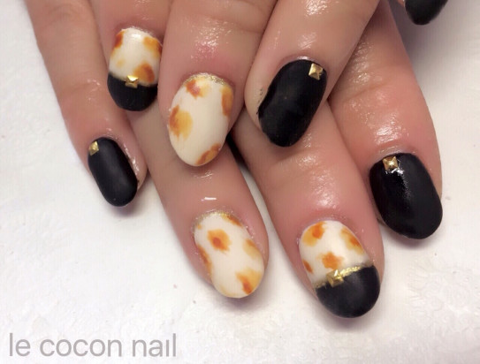 マットなレオパード柄ネイル Le Cocon Nail