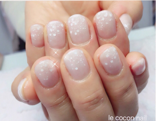 白グラデ 冬ネイル Le Cocon Nail