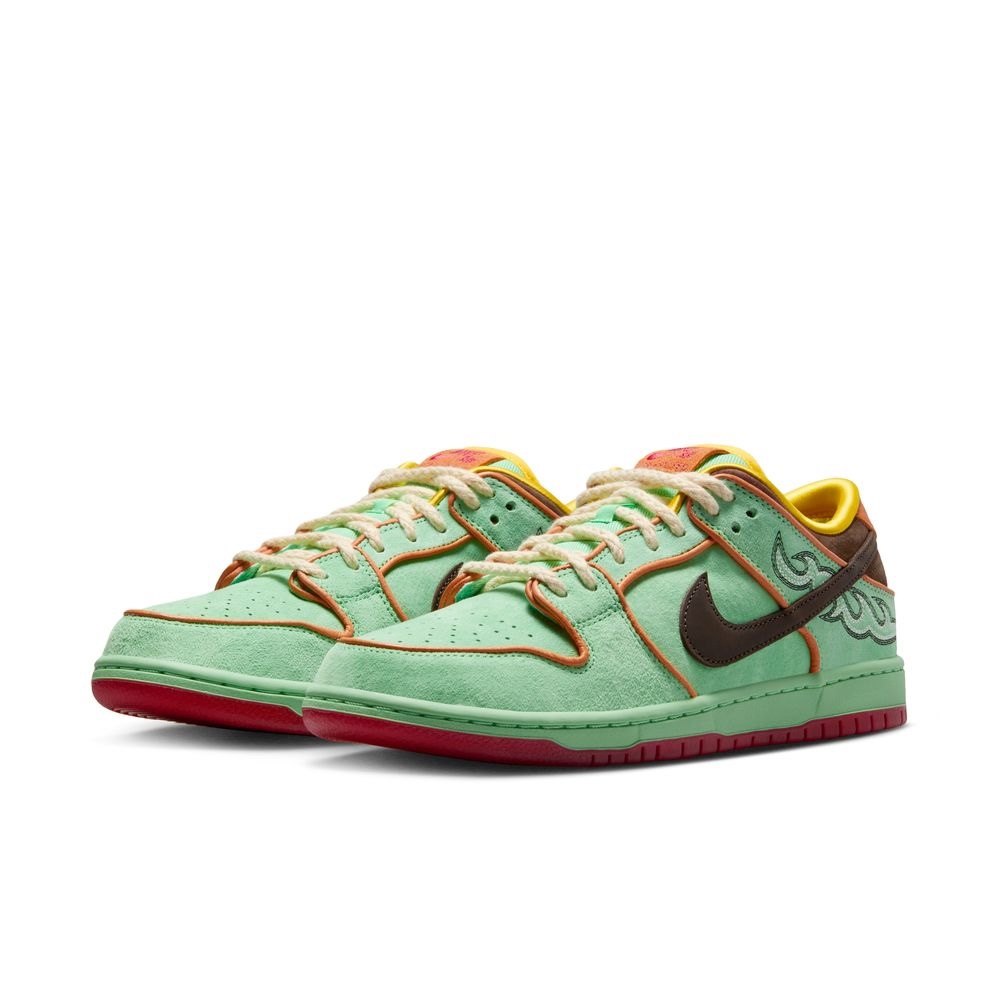 ワンピなど最旬ア！ PRO LOW DUNK SB NIKE QS  BHM 靴