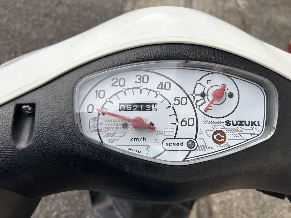 スズキ　レッツ（白色）ガレージ車庫保管（購入後6年目）自賠責1年残有り スズキ レッツ CA4AA 白 入荷！！ | Sgarage エスガレージ 豊田市の