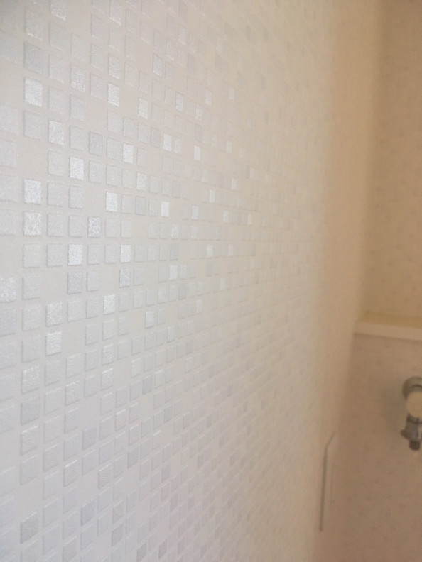 壁紙 クロス 洗面所のクロスをタイル調にして清潔感あふれる雰囲気に