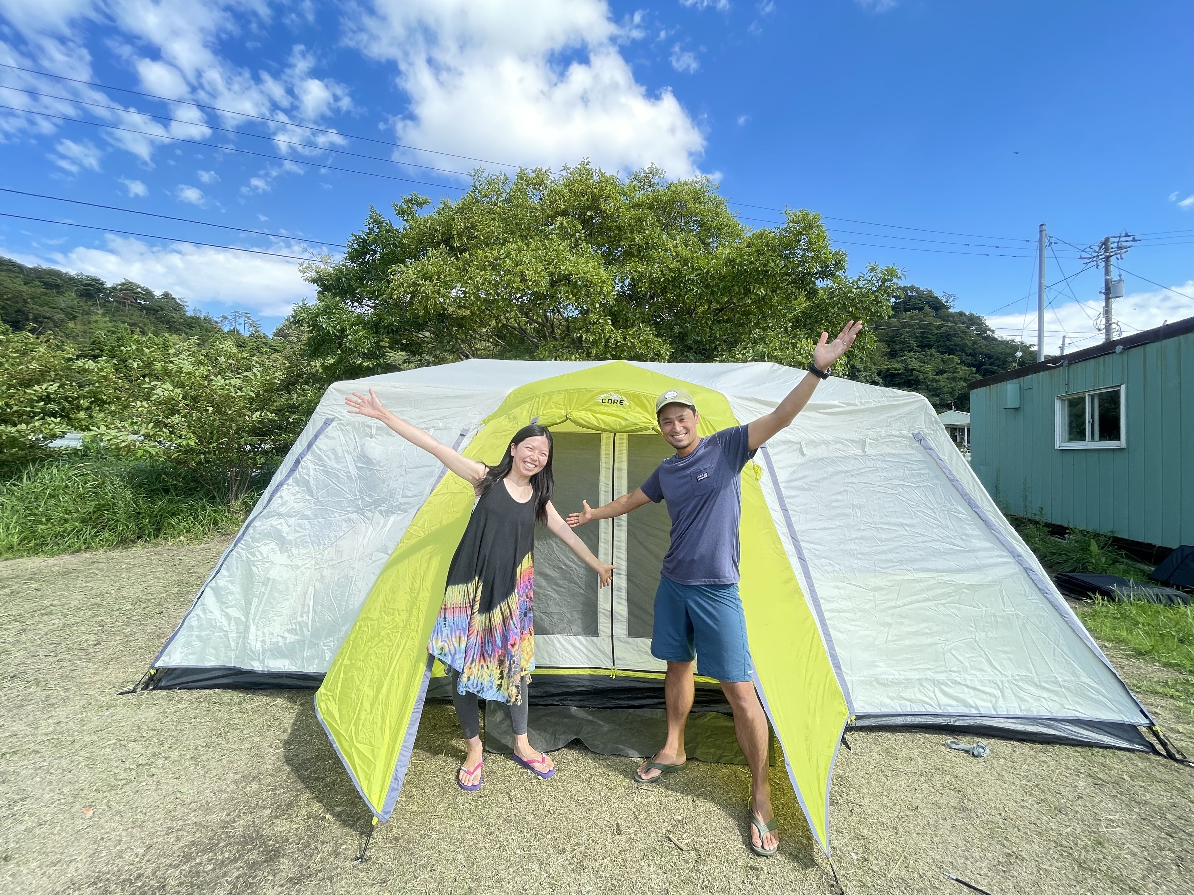 Camp (キャンプ) | Dolphin Smile & iLu Café