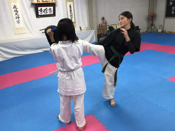 胸を借りて ｰ Wｰ ｷﾗﾝ 実践空手道結社 秀憧塾