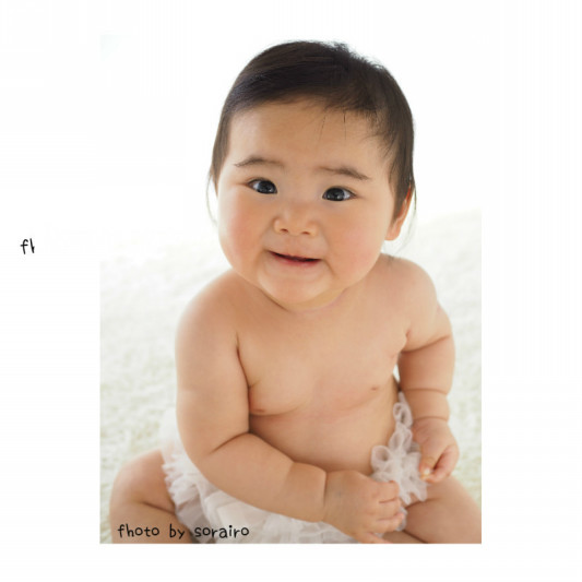 かわいい8か月女の子 出張べビーマッサージ ベビー フォト