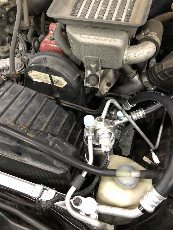 S様ja11 1型 エアコン134a仕様へ | ジムニー専門店 ReverseGear