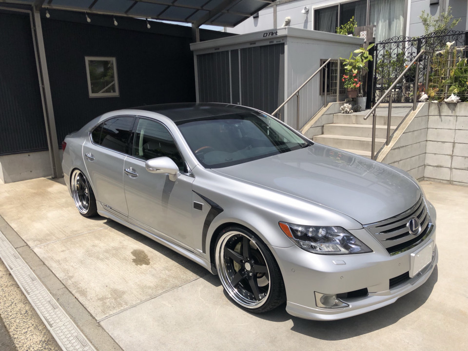 LS600hにWORKグノーシスGR203 21インチ！！ | D