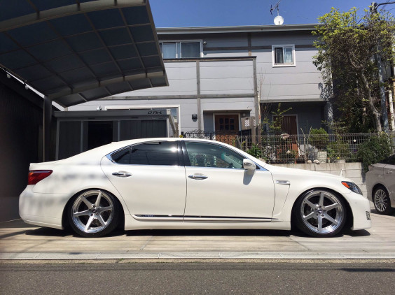 LS460にWORKジーストST1装着♬︎ | D