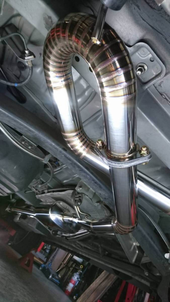 20アルファード 中間パイプ ワンオフ 青臭い 