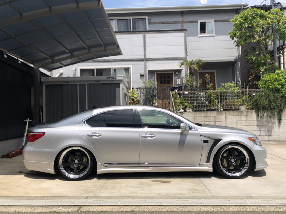 LS600hにWORKグノーシスGR203 21インチ！！ | D