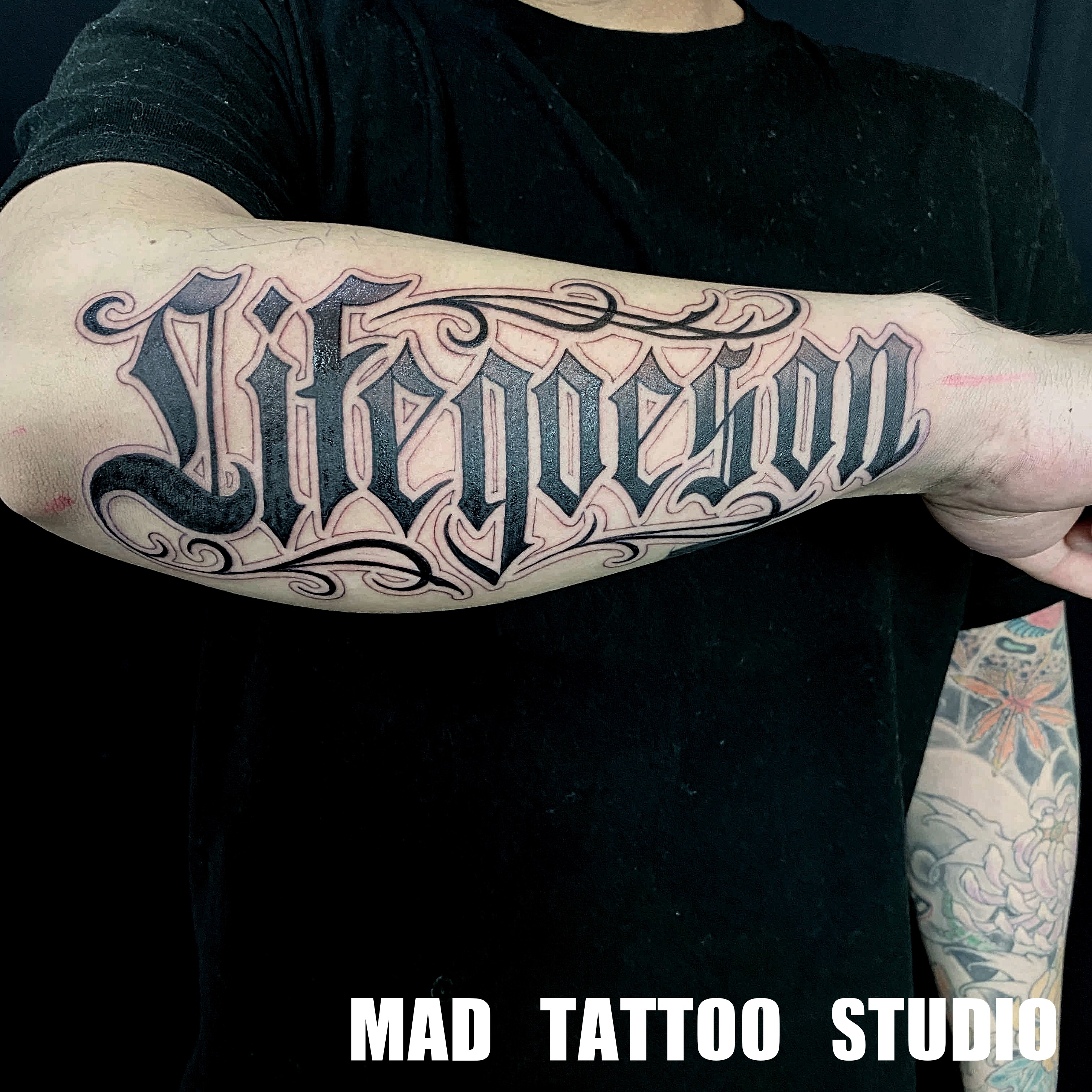 Lettering | Mad Tattoo Studio マッドタトゥースタジオ Lettering | Mad Tattoo Studio マッドタトゥースタジオ