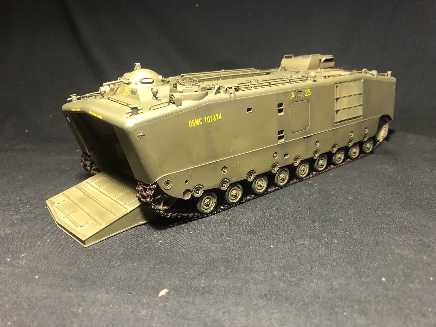 LVTP5A1水陸両用装甲兵員輸送車（AFVクラブ1/35）その２