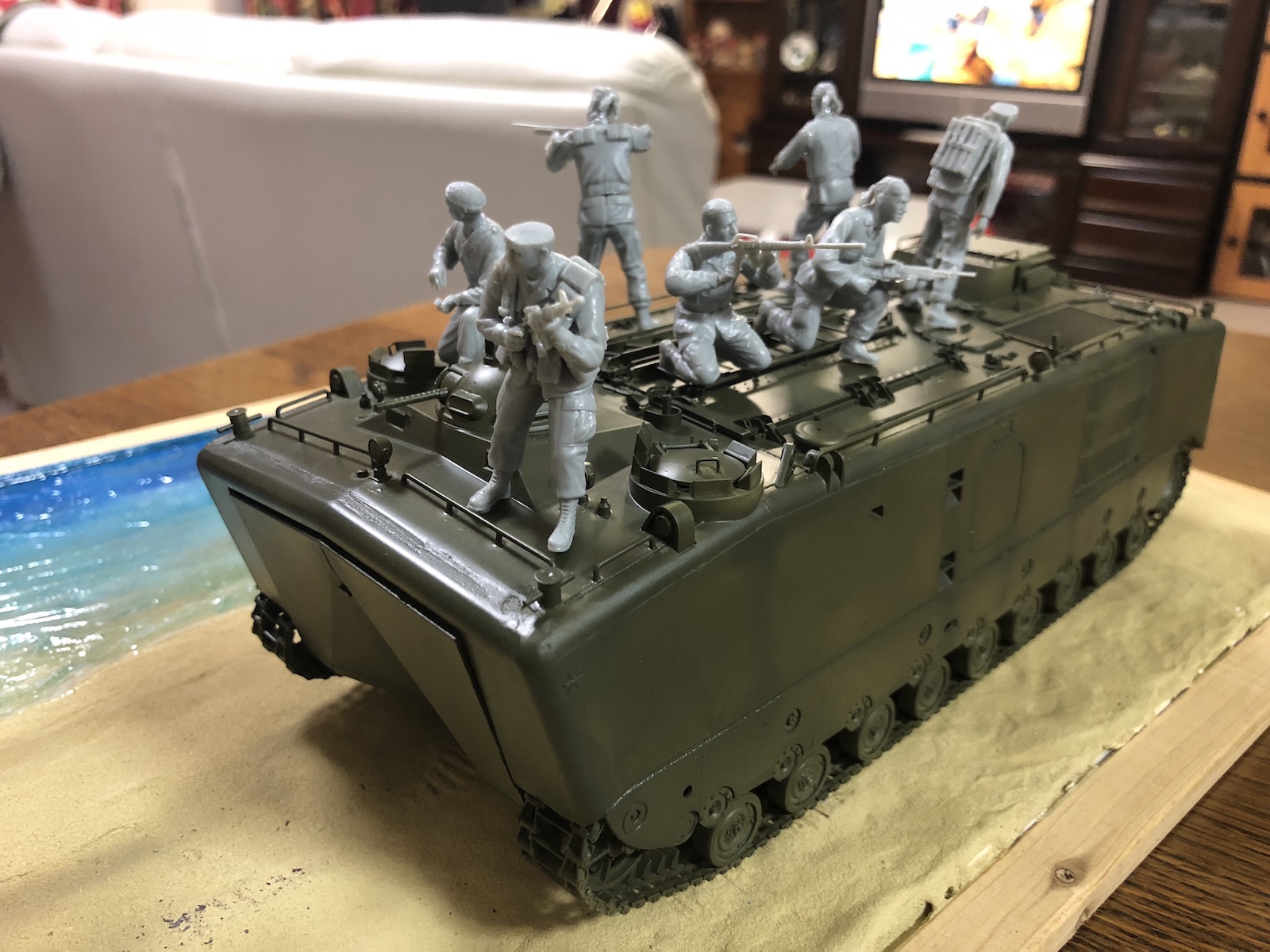 LVTP5A1水陸両用装甲兵員輸送車（AFVクラブ1/35）その１