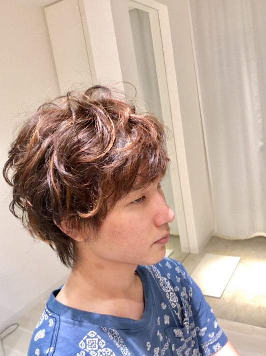 パーマとハイライトでお洒落な動きをプラス Watasi パーマとハイライトでお洒落な動きをプラス Watasi