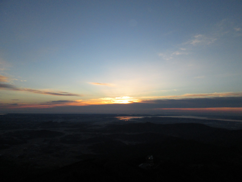 筑波山 つくばさん 日の出の景色を目指してナイトハイク 日帰り登山 日帰りハイキング 金曜の夜から日曜の昼までは山に行くチャンス 日帰り登山 奥多摩 奥秩父 丹沢 登山 日帰りハイキング 日本百名山 キャンプ オートサイト 温泉 山コ