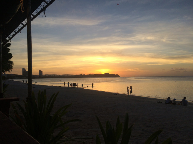 グアムでサンセットが見られる素敵なお店教えて きれいなサンセットを堪能できるお店３つご紹介 グアム専門 Click Travelの グアム を1 楽しむヒント