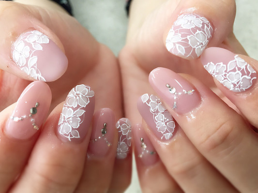 ブライダルネイルにもオススメ Jewels Nail