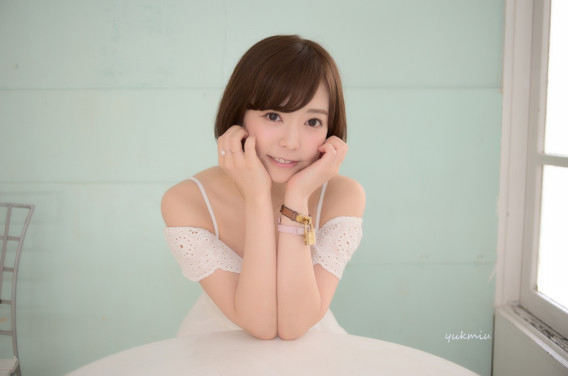 小林かれんちゃん 15 06 バイクにのって