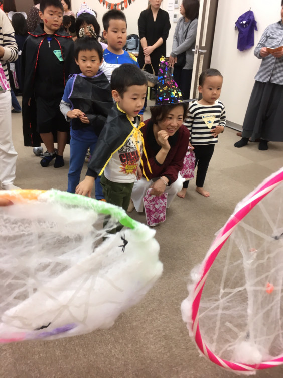 ハロウィンパーティ18を開催しました 高松市 こども英語教室 ラボ佐々木パーティ ハロウィンパーティ18を開催しました 高松市 こども英語教室 ラボ佐々木パーティ