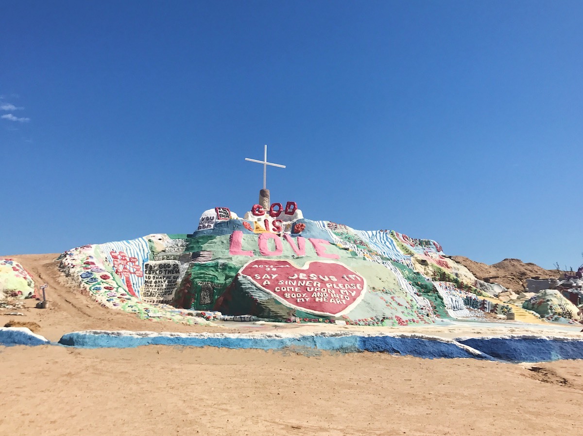 サルベーションマウンテン Salvation Mountain Pluie