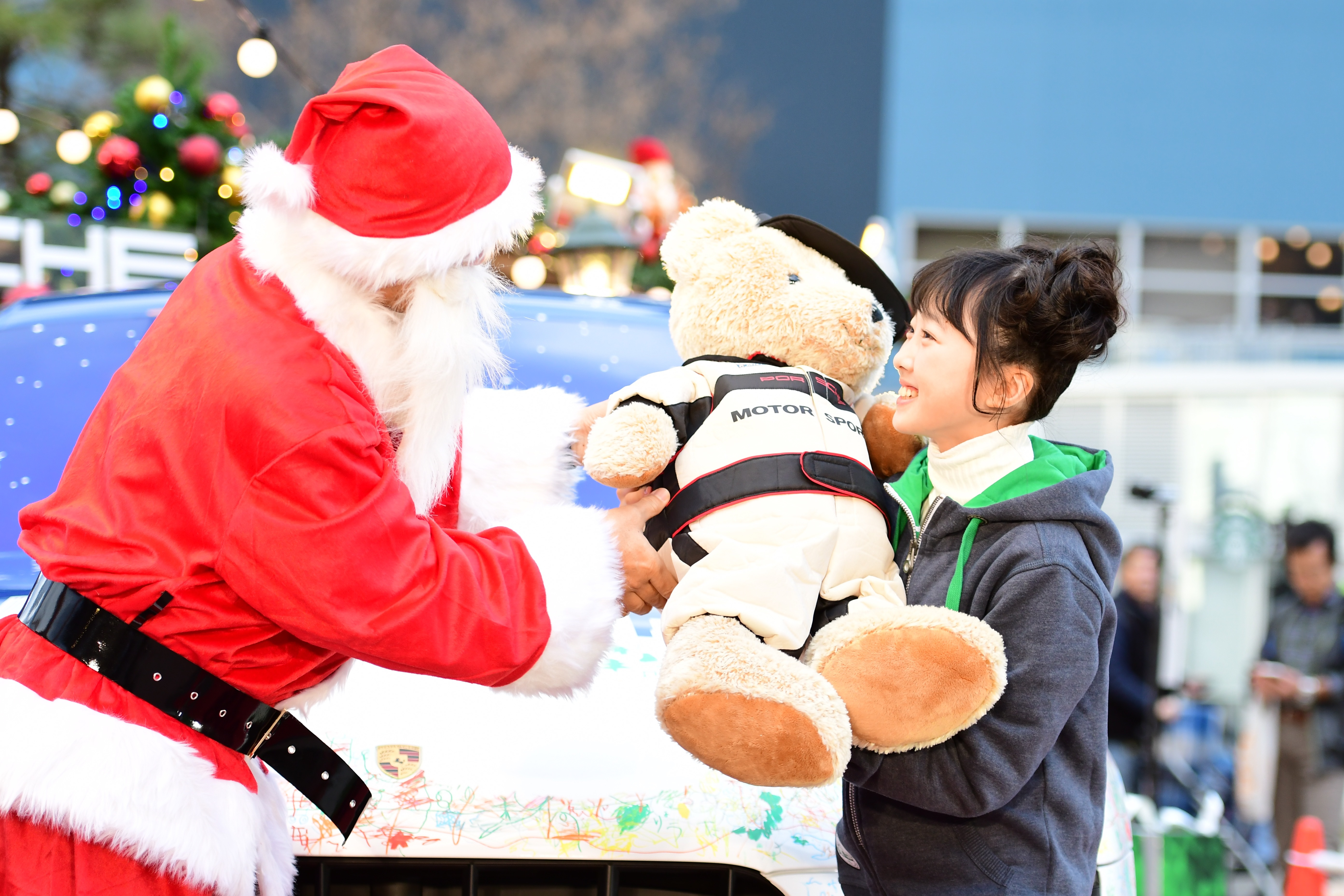 本田望結、願いを叶えたPorsche Christmas Market – Ａプレス