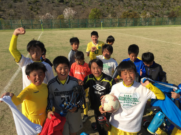 阪南連盟主催大会3冠達成 下野池少年サッカースクール 阪南連盟主催大会3冠達成 下野池少年サッカースクール