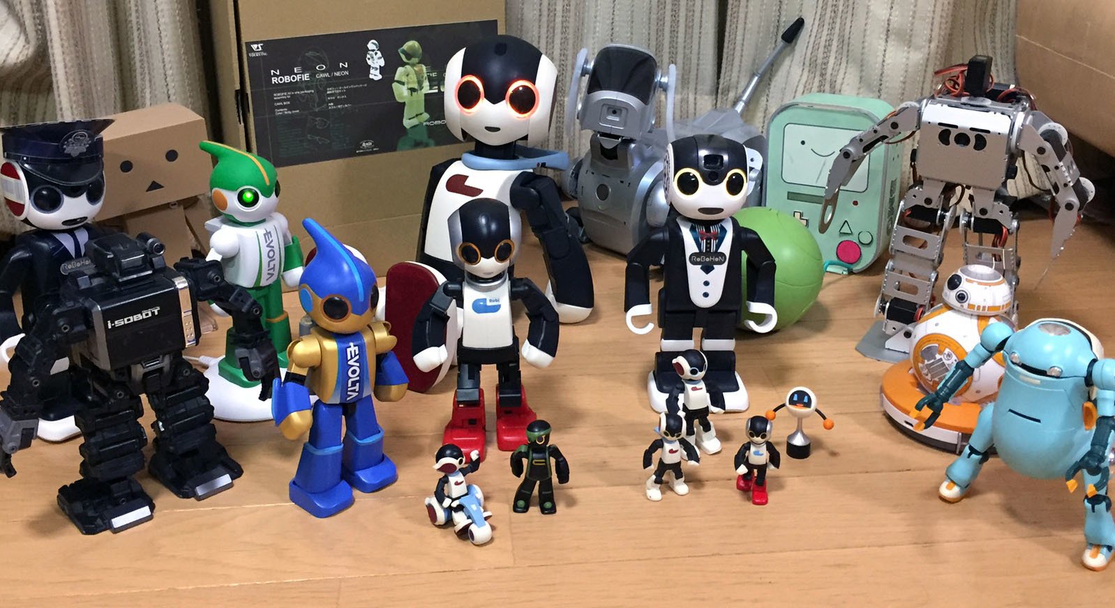 いち早く歩くロビと遊べる!? 「2足歩行てくてくロビ」を作ってみた