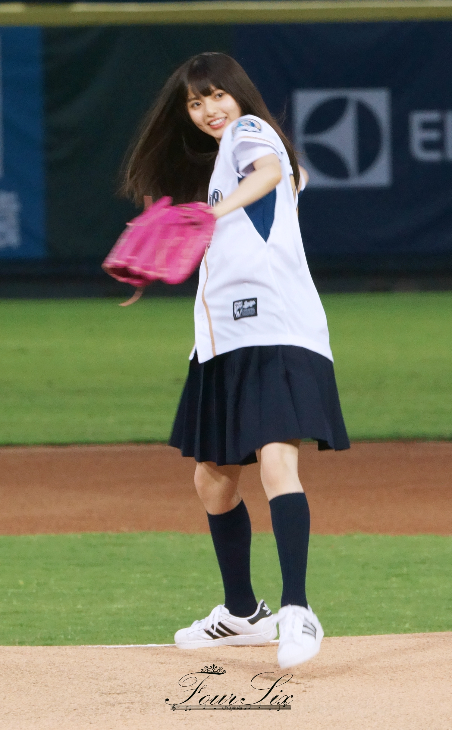 Wilson 軟式オーダーグローブ 齋藤飛鳥 刺繍 180815 台湾プロ野球始球式 - 齋藤飛鳥 ③ | Four Six⊿46