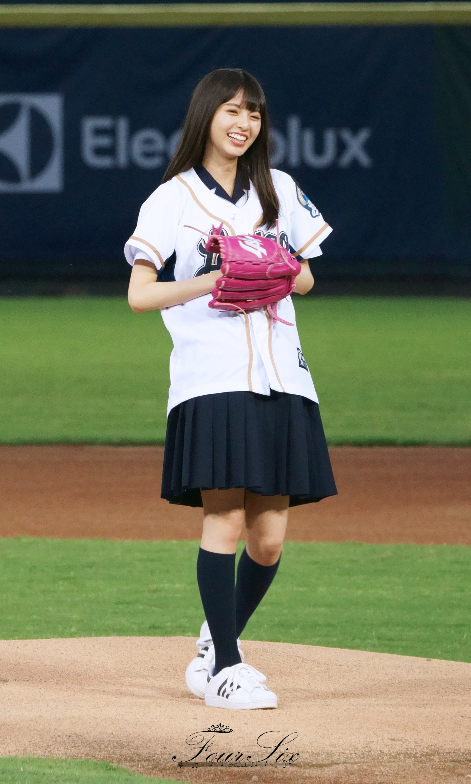 180815 台湾プロ野球始球式 - 齋藤飛鳥 ③ | Four Six⊿46