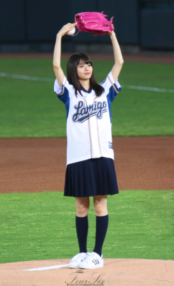 台湾プロ野球始球式 齋藤飛鳥 Four Six 46 台湾プロ野球始球式 齋藤飛鳥 Four Six 46
