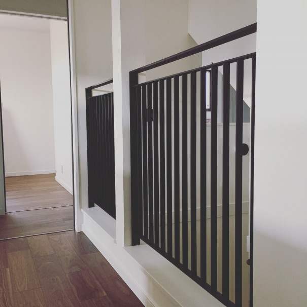 N邸階段手すり 鉄工房 樂 のブログ 鉄のぬくもりを感じるデザイン