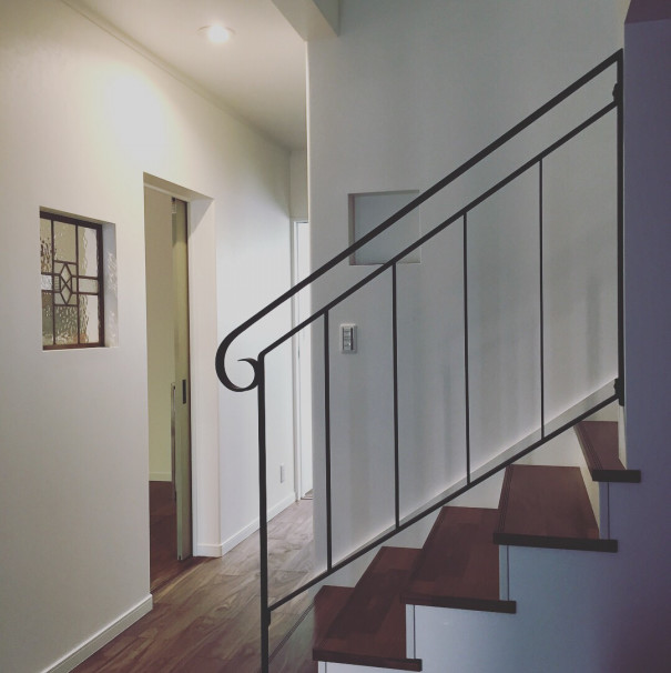 N邸階段手すり 鉄工房 樂 のブログ 鉄のぬくもりを感じるデザイン
