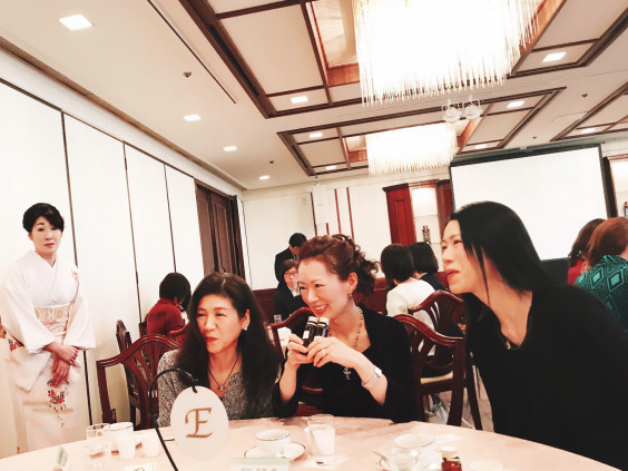 美登子先生ハーブと杉本彩さんプラセンタの融合 43歳ほうれい線 タルミ シワstop 年齢肌に負けない若返り美容の参考書