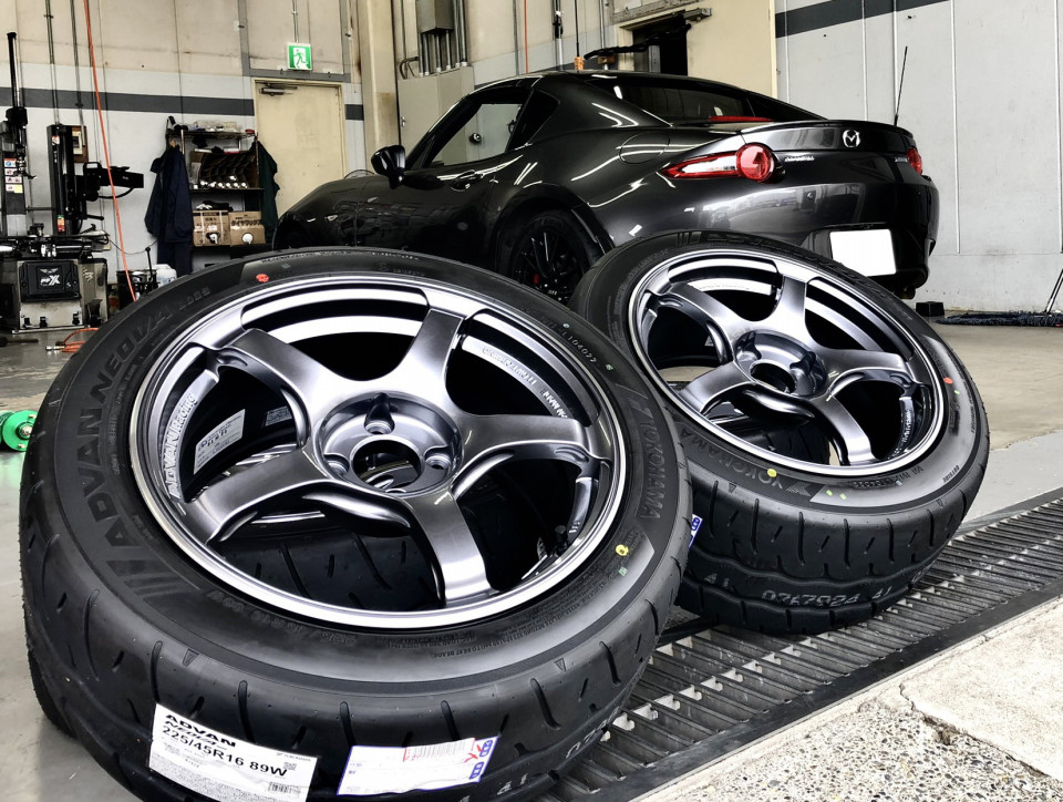 マツダ純正ホイール＆タイヤ 等しい 195/45R16 6.5J+50 100-4H 