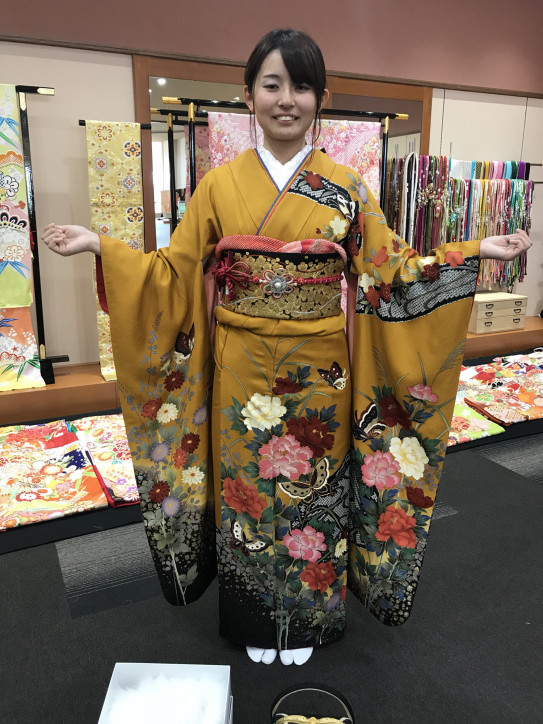 M様の芥子色のママ振袖！ | 振袖・着物の専門店 浜松市「和福屋」 