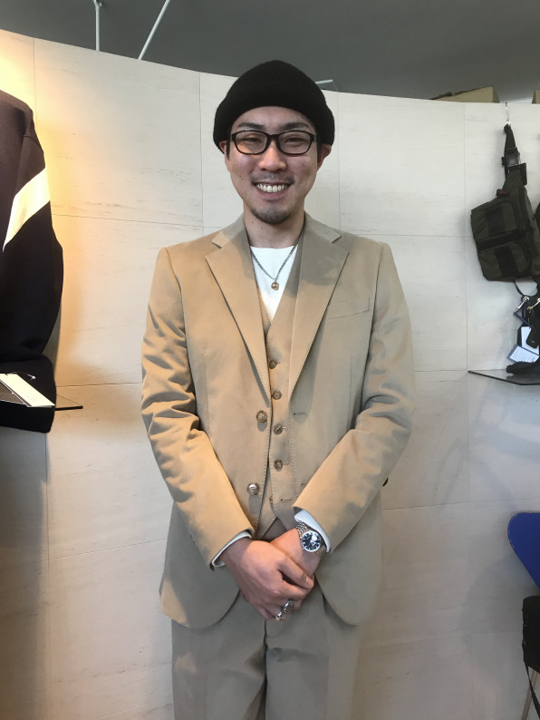 宮崎県 西都市 H様 ベージュ系無地 イタリア製コットンストレッチ素材 スリーピーススーツが仕上がりました Good Fellows 宮崎 オーダースーツ オーダージャケット オーダーシューズ オーダーシャツ