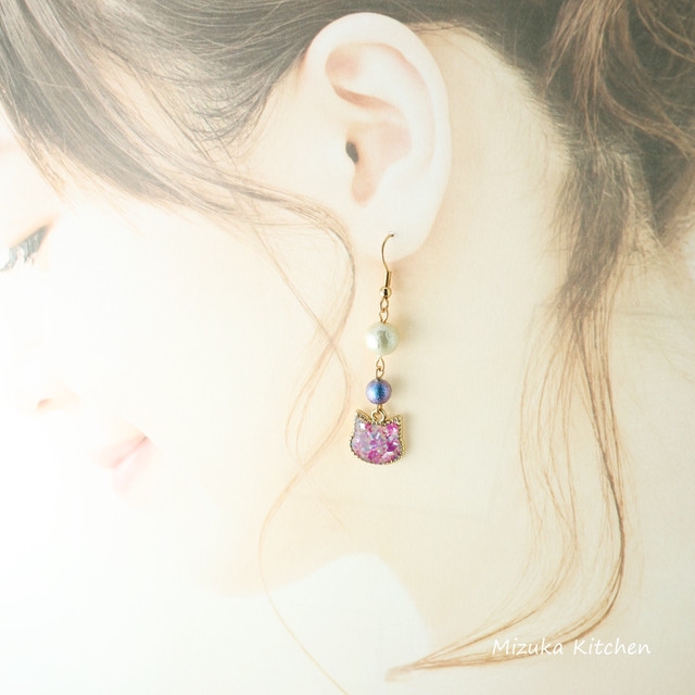 【3066】じゃれ猫 天然石 アクセサリー ピアス 誕生石 レジン 3066】じゃれ猫 天然石 アクセサリー ピアス 誕生石 レジン