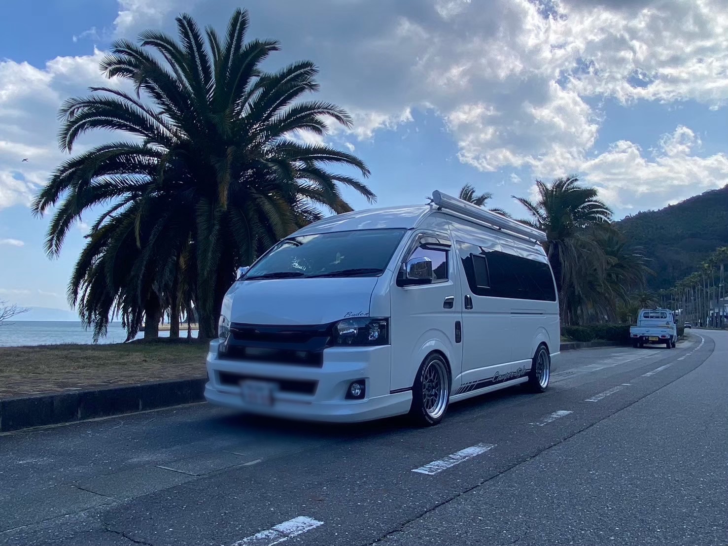 ハイエース助手席専用 フットレスト/ オットマン機能付き Ra・Kuda