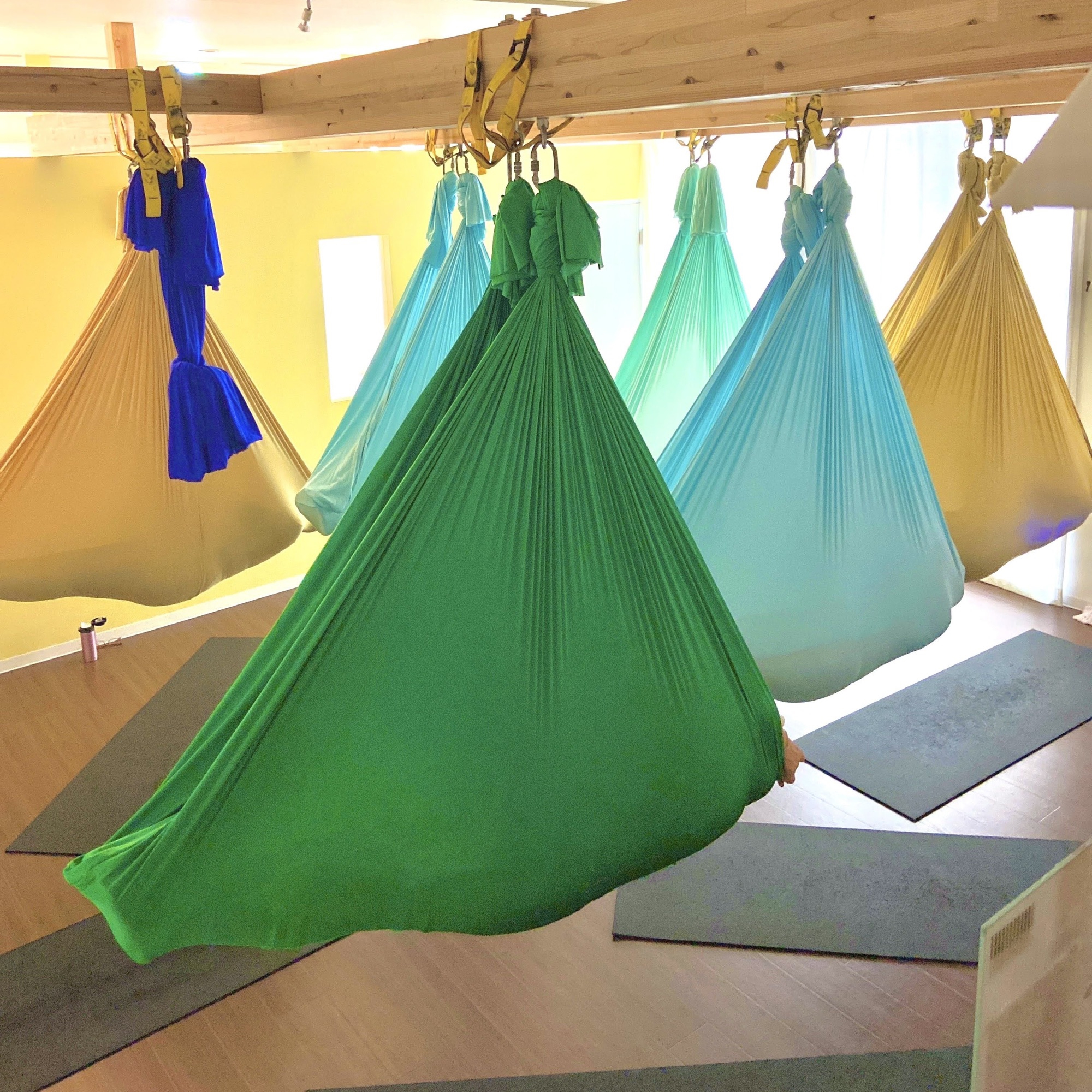 Lesson | AERIAL YOGA TSUKI