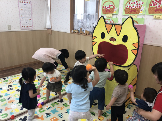 ボール遊び楽しいね ちびっこハウス かすが ボール遊び楽しいね ちびっこハウス かすが
